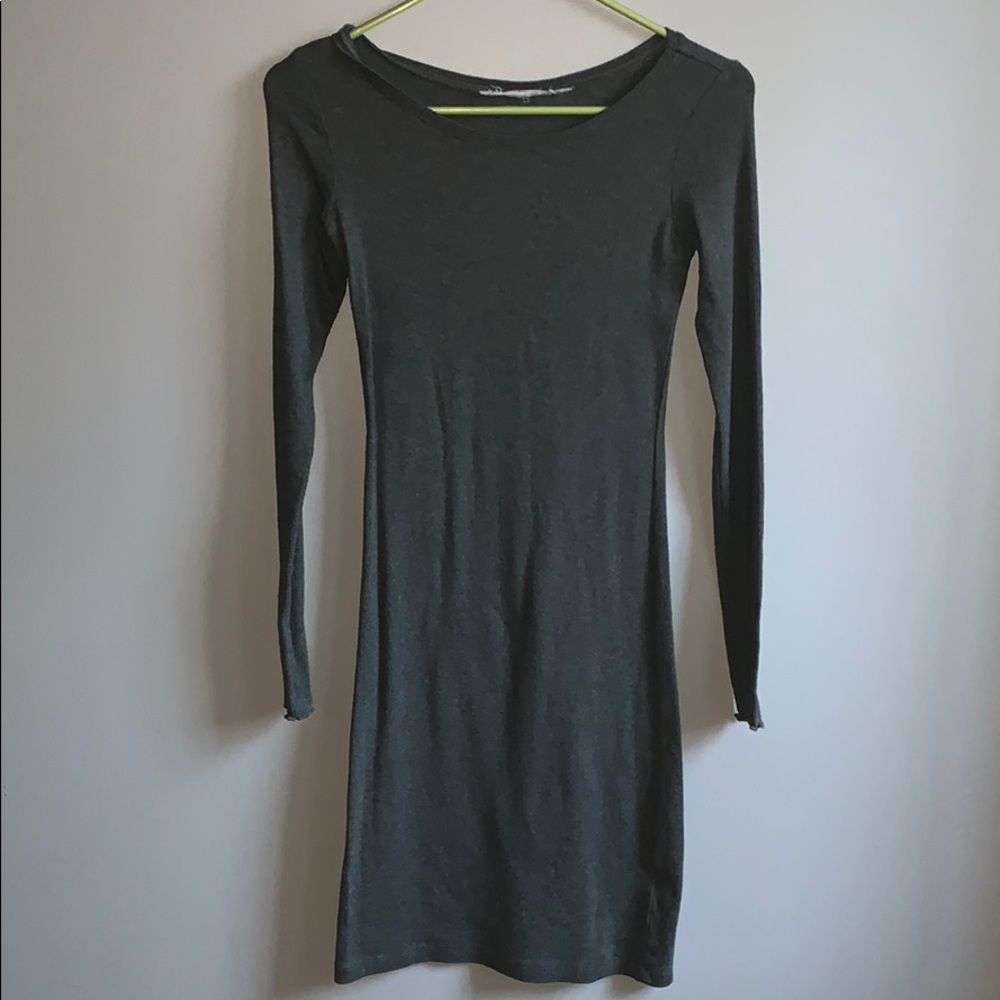 Green long sleeve tight dress